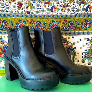 Madden Girl Sofa Platform Black Chelsea Boots